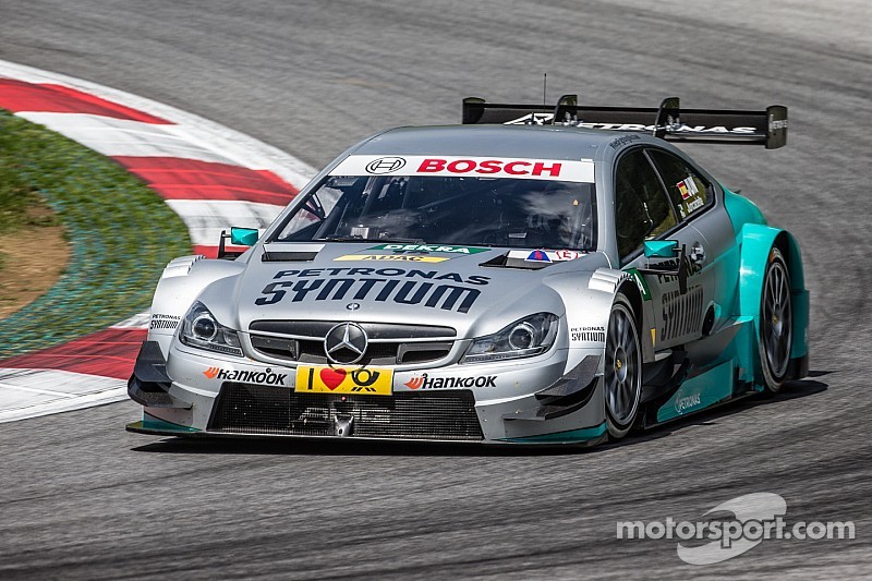 Daniel Juncadella and Paul Di Resta share fourth row