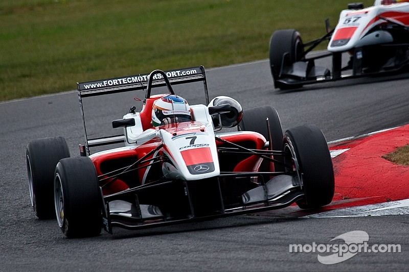 Rao retains series lead at Thruxton