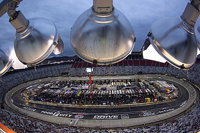Bristol NASCAR fans: Will you "Stand With Smoke" on lap 14?