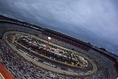 The UNOH 200 Presented by ZLOOP postponed until Thursday morning