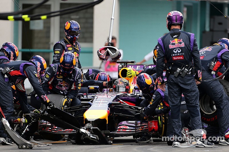 Red Bull using electric engine for pitstop practice