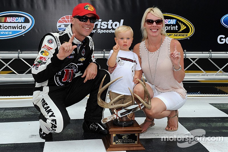 Harvick claims fifth pole this season at Bristol