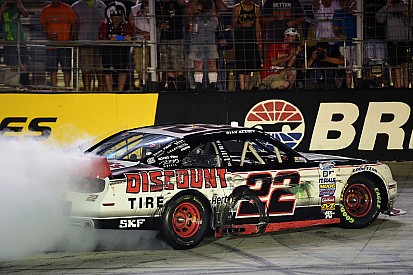 Blaney bests Busch at Bristol