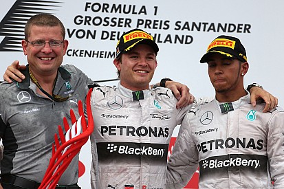 Zetsche steps in as Mercedes struggle to manage driver war