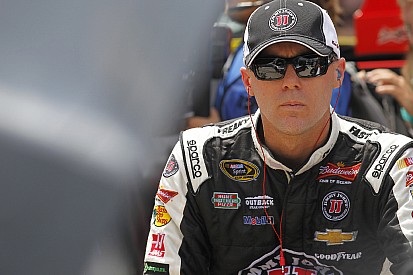 Kevin Harvick takes the pole at Atlanta