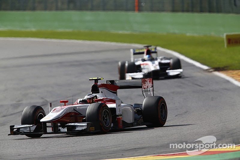 Vandoorne storms to second pole