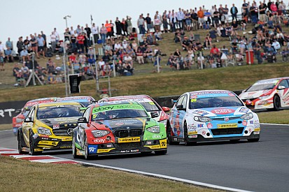Colin Turkington edges closer to title as Rob Austin claims first win of 2014
