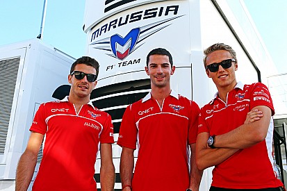 Boullier denies teams to run third cars in 2015