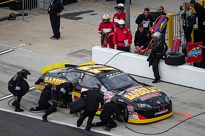 Hessert wins in wild ARCA finish at Salem