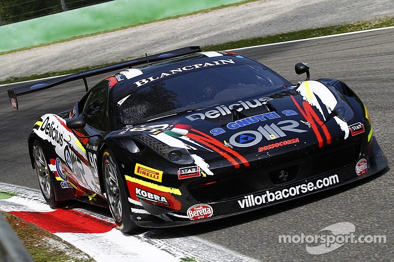 Villorba Corse at the Nürburgring 1000 for final fight