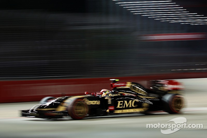 With Grosjean directly behind him, Maldonado finishes 12th in the Singapore GP