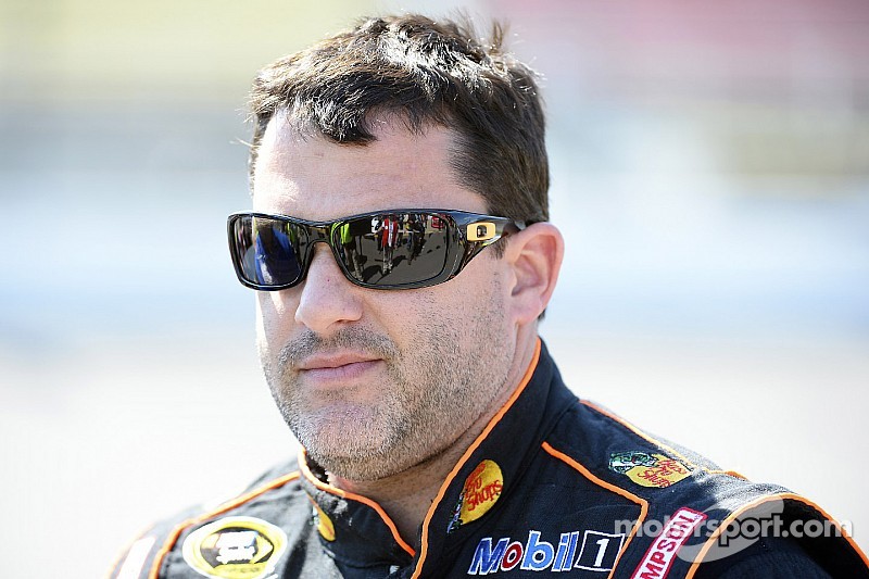 Tony Stewart cleared by grand jury in death of Kevin Ward Jr.