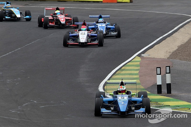 Hickin on top in officially timed testing for Silverstone finale