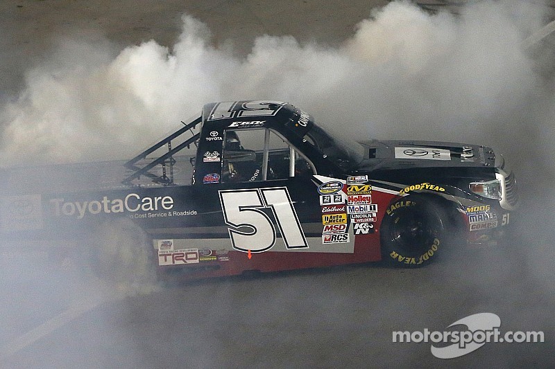 Erik Jones scores Las Vegas jackpot with NASCAR Truck Series victory