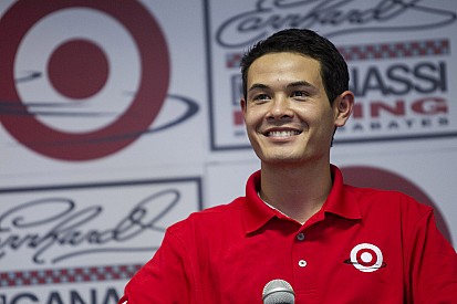 Kyle Larson keeps closing in