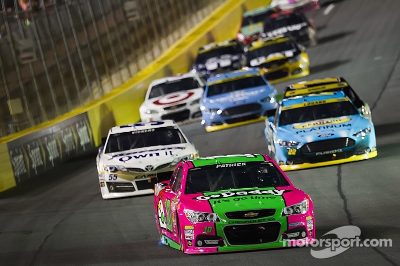 Danica Patrick's strong run derailed at Charlotte