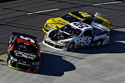 You're doing it wrong: Kahne and Vickers feud at Martinsville