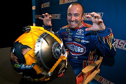 As Whincup closes in on sixth title, a Tasmanian Devil lurks in the shadows