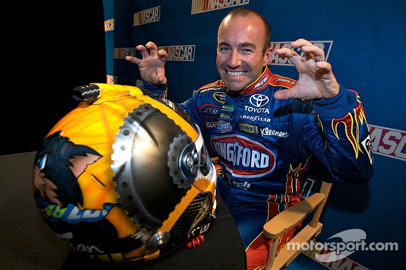 As Whincup closes in on sixth title, a Tasmanian Devil lurks in the shadows