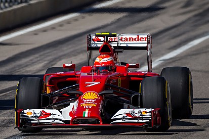 Only 'positive pressure' on Raikkonen - boss