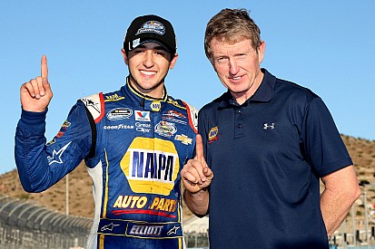 Chase Elliott clinches Nationwide title as NASCAR's youngest national champion