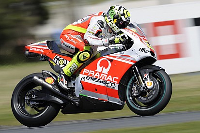 Iannone tries till the end, Hernandez is betrayed by the front tire