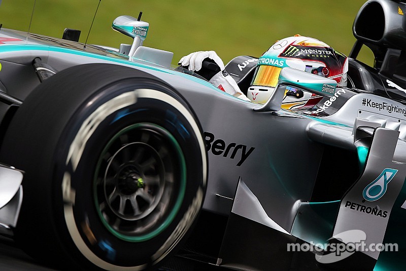 Pireli: Close tactical battle between Mercedes drivers for victory in São Paulo