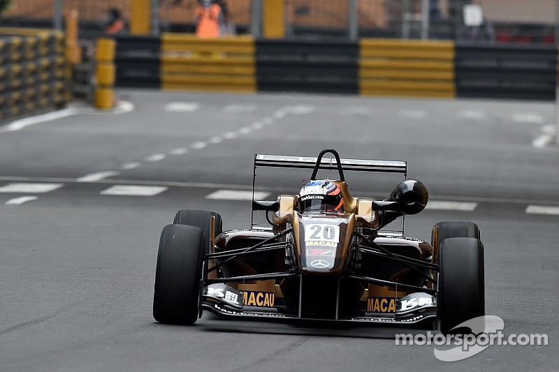 Rosenqvist stuns opposition with Macau pole