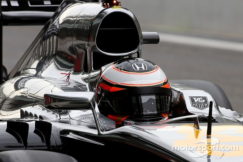 McLaren-Honda encounters issues during Tuesday test