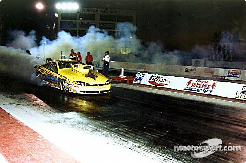 2001 IHRA Pro Stock Champion Gene Wilson