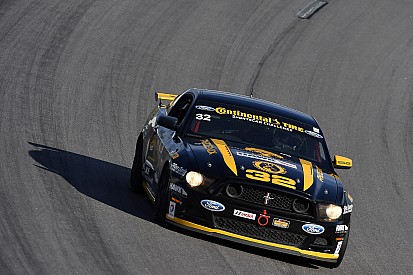Phoenix, Calvert to run Pirelli World Challenge in 2015