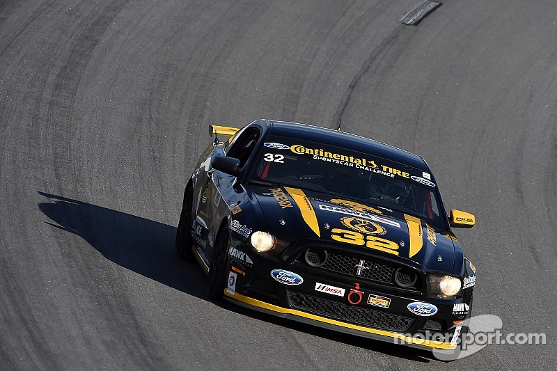 Phoenix, Calvert to run Pirelli World Challenge in 2015