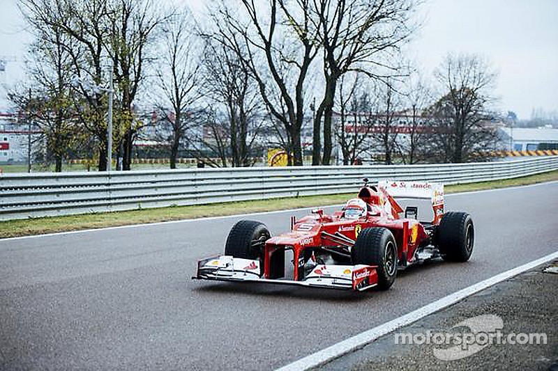 Vettel completes first Ferrari test