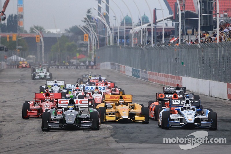 IndyCar starts and stops