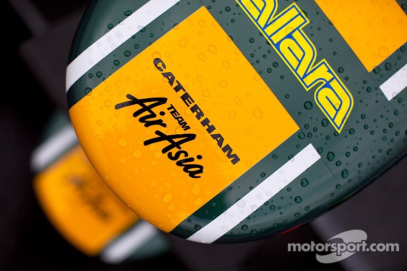 Tony Fernandes reacts to disappearance of AirAsia jetliner
