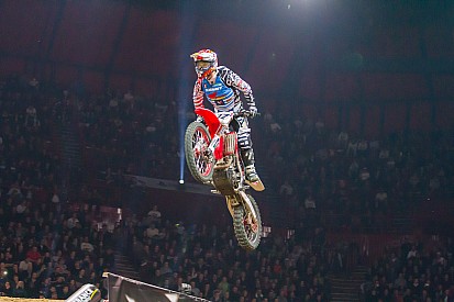 Monster Energy Supercross kicks off 2015 Saturday night