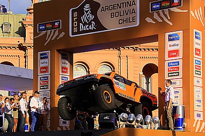 Robb’s Dakar ride: Scrutineering and start podium