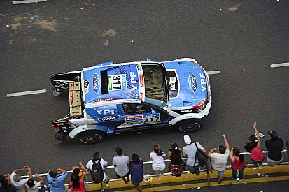 Broken propshaft costs Villagra valuable time on opening Dakar Rally stage in his Ford Ranger