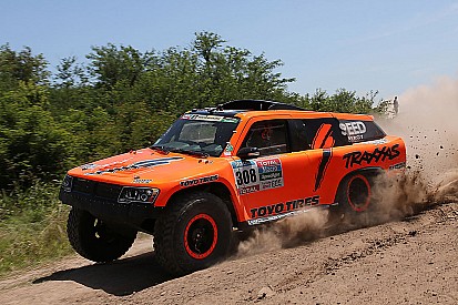 Robby Gordon's quest to win Dakar hits a roadblock