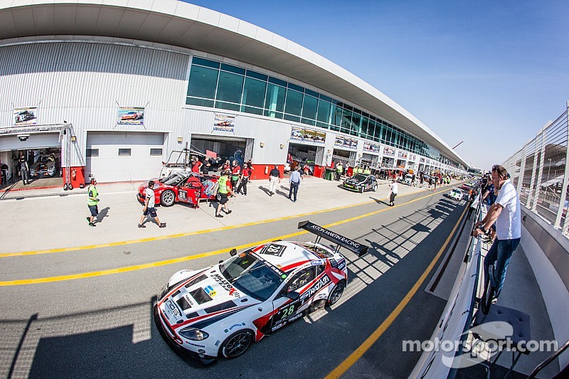 Porsche sets early pace at 24 Hours of Dubai practice