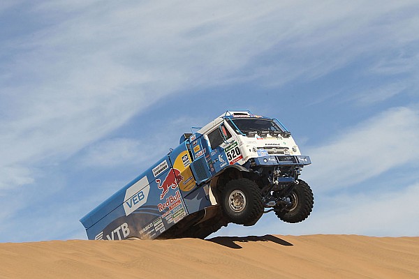 Rough day for Peugeot as class leaders extend the gap