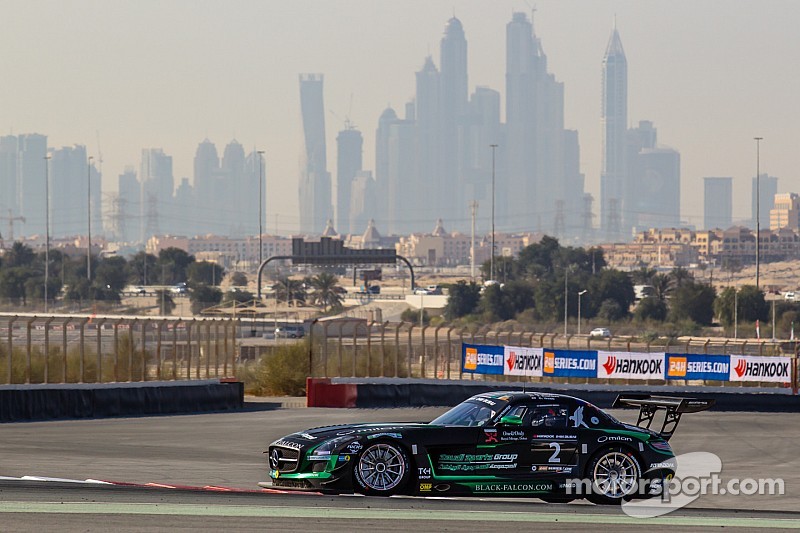 Mercedes muscle to the front early in 24 Hours of Dubai