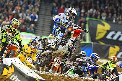Tomac secures first 450SX class victory in Phoenix