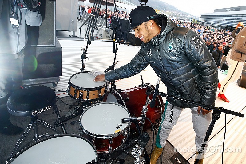 Hamilton signs with music PR agency