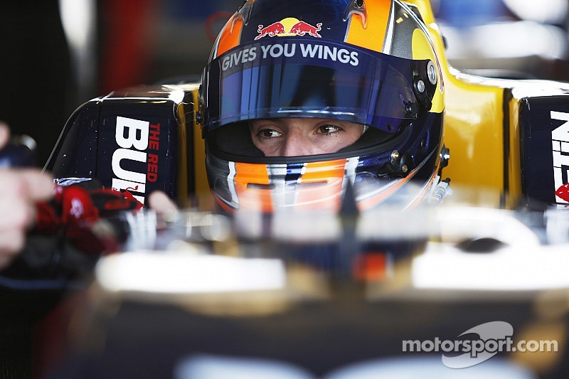 Alex Lynn confirmed as Williams development driver
