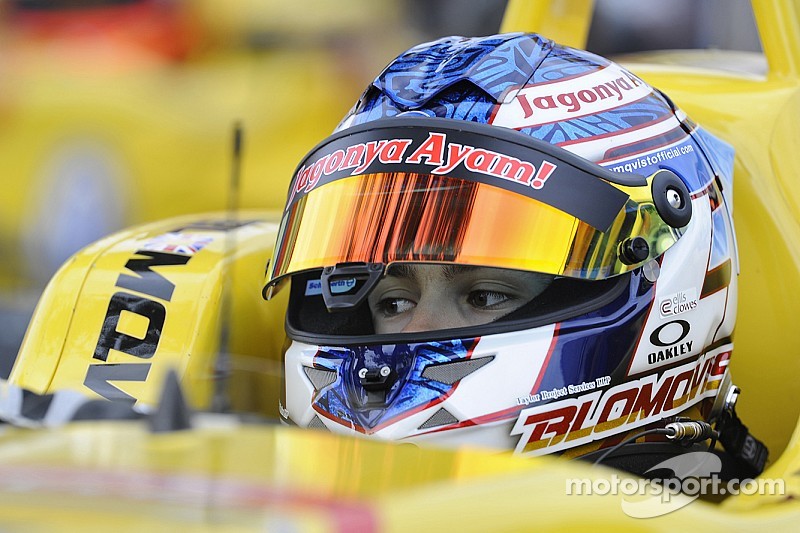 Tom Blomqvist races in the BMW M4 DTM in 2015