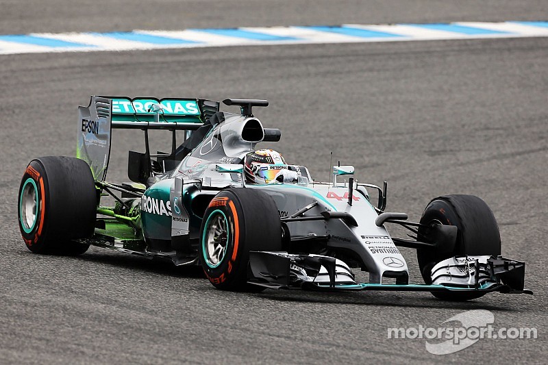 Mixed conditions for Mercedes on day two in Jerez