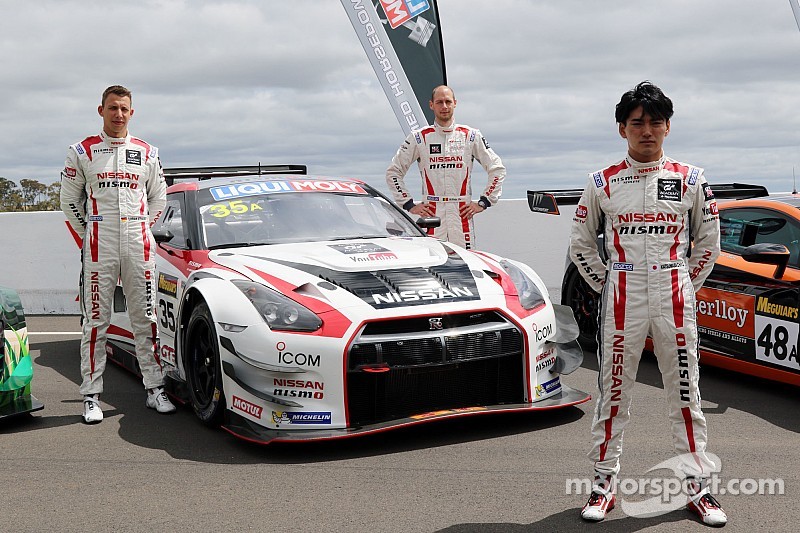 Nissan GT-R conquers Mount Panorama - video