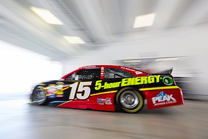 Clint Bowyer promises to take more risks to win races