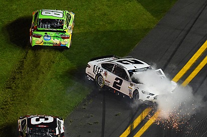Fireworks break out early in Sprint Unlimited, Keselowski crashes